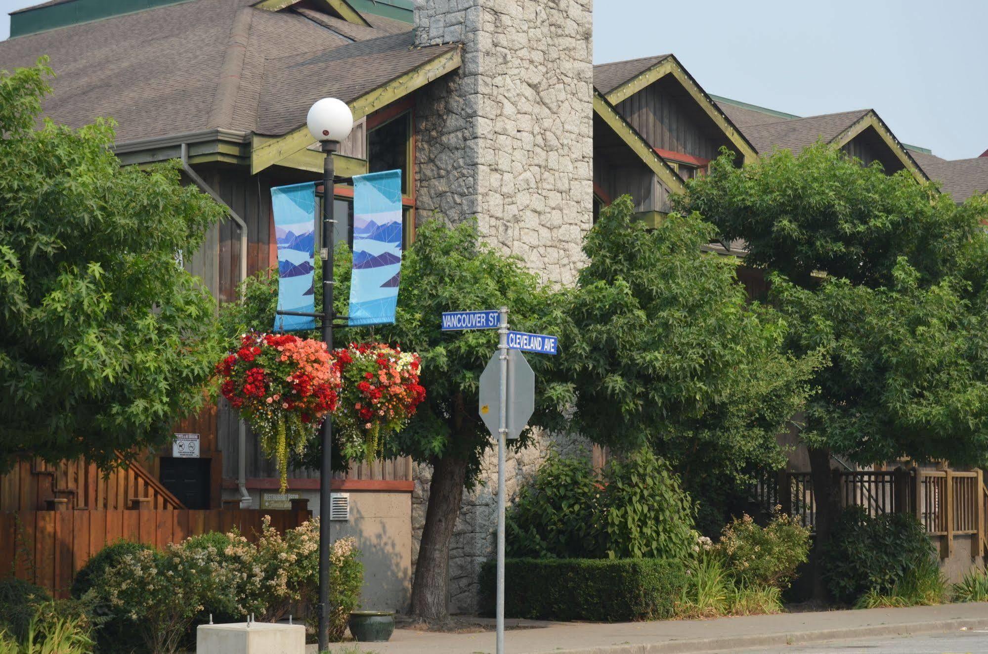 Howe Sound Inn & Brewing Company Сквомиш Экстерьер фото